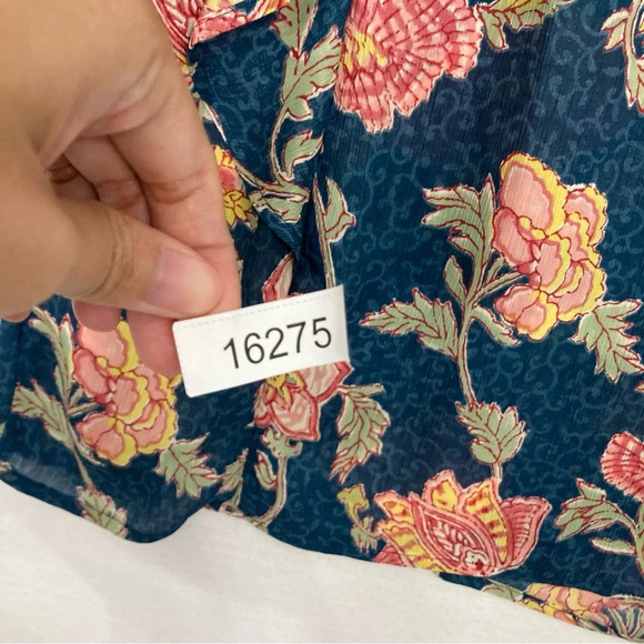 Chaps Blue Red Floral Soft Comfy Lightweight Short Sleeve Popover Top Large - Picture 10 of 10